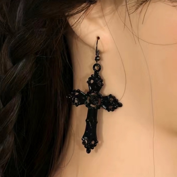 Vintage Gothic Cross Earrings - Picture 3 of 3